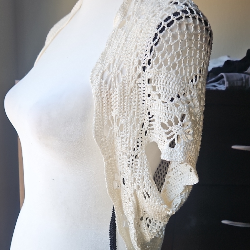 Victoria's Secret Cream Cable Knit Shrug - Picture 6 of 13